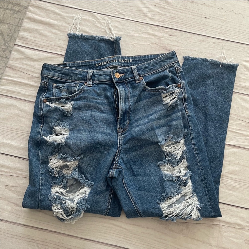 American Eagle Outfitters Mom Jeans
